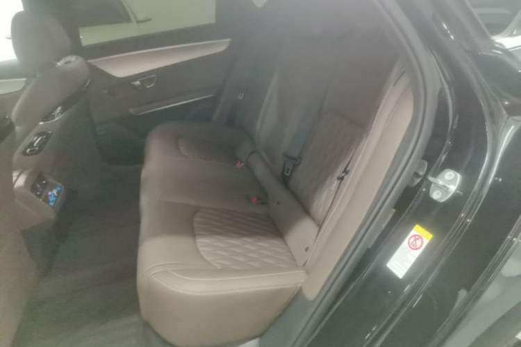 Used BYD Han 2024 EV Glory Edition 605KM Front-Wheel-Drive Premium Model Left Rear Seat