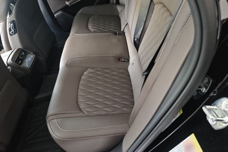 Used BYD Han 2024 EV Glory Edition 506KM Front-Wheel-Drive Premium Model Left Rear Seat