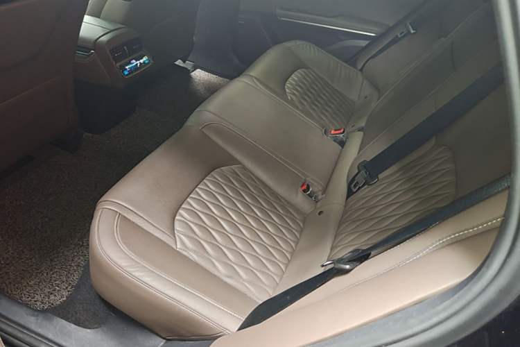 Used BYD Han 2024 EV Glory Edition 605KM Front-Wheel-Drive Premium Model Left Rear Seat