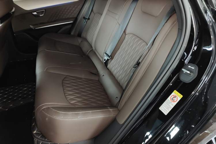 Used BYD Han 2024 EV Glory Edition 506KM Front-Wheel-Drive Premium Model Left Rear Seat