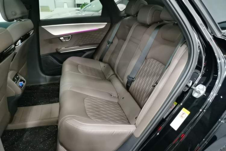 Used BYD Han 2024 DM-i Glory Edition 121KM Prestige Model Left Rear Seat