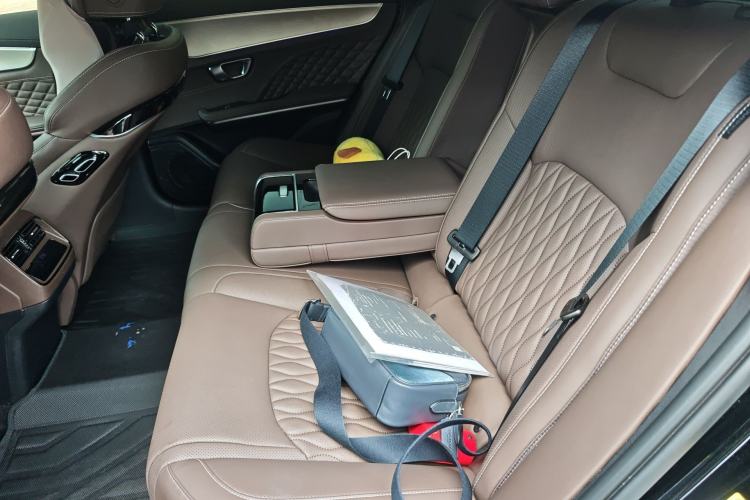 Used BYD Han 2024 DM-i Glory Edition 121KM Prestige Model Left Rear Seat