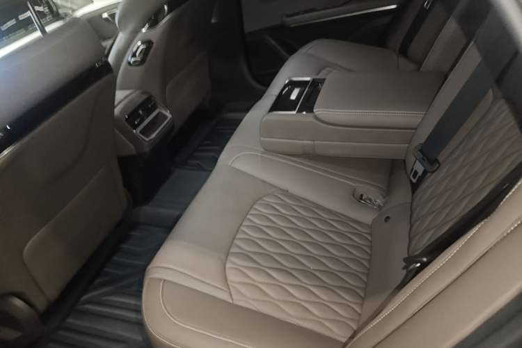 Used BYD Han 2024 DM-i Glory Edition 121KM Elite Model Left Rear Seat