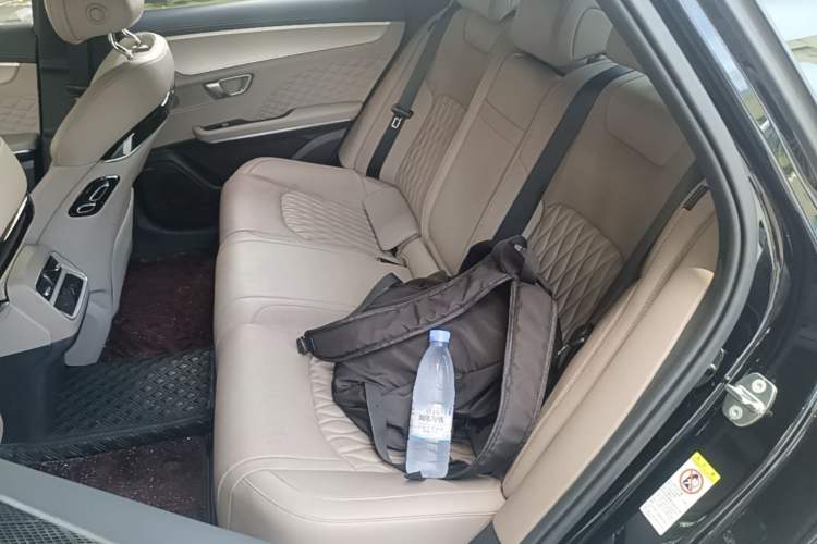 Used BYD Han 2024 EV Glory Edition 605KM Front-Wheel-Drive Premium Model Left Rear Seat
