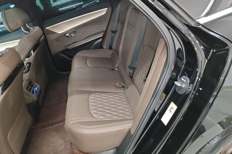 Used BYD Han 2024 DM-i Glory Edition 121KM Prestige Model Left Rear Seat
