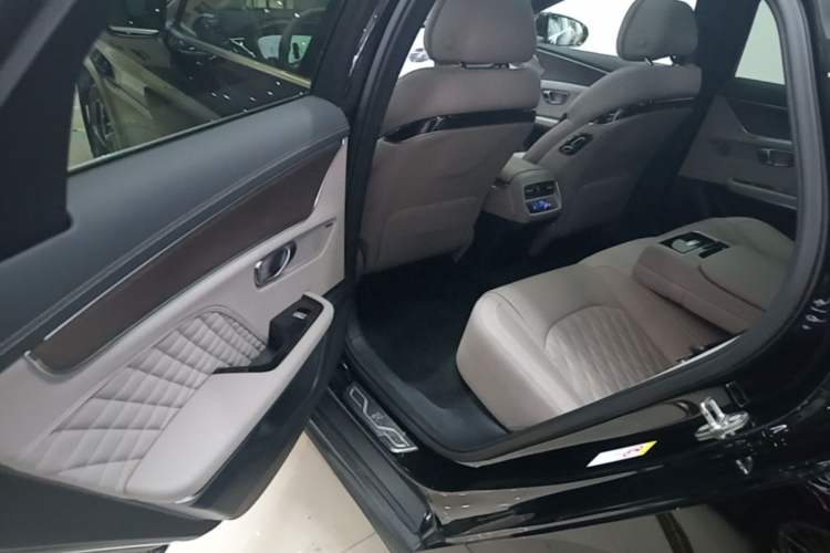 Used BYD Han 2024 DM-i Glory Edition 200KM Flagship Model Left Rear Seat