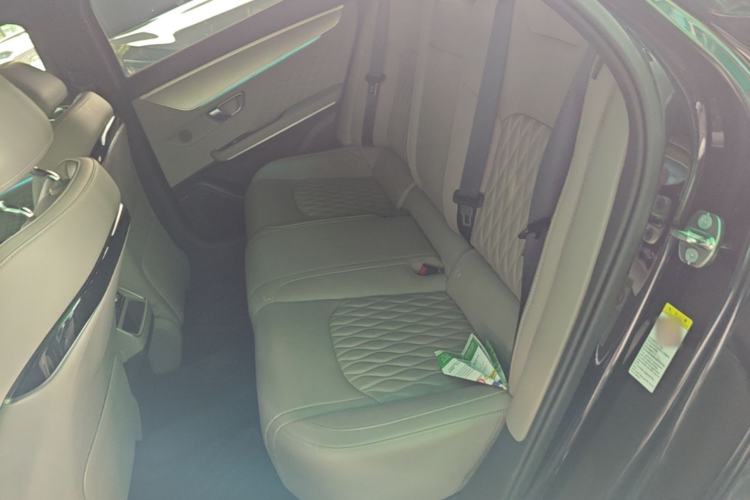 Used BYD Han 2024 EV Glory Edition 605KM Front-Wheel-Drive Premium Model Left Rear Seat