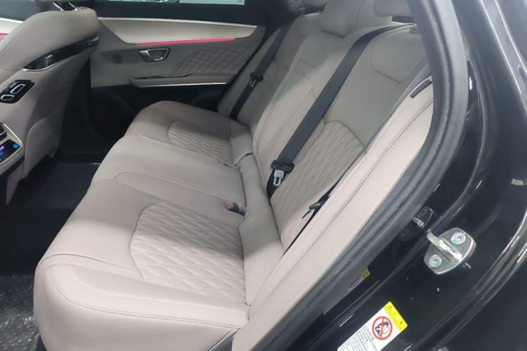 Used BYD Han 2024 EV Glory Edition 605KM Front-Wheel-Drive Premium Model Left Rear Seat