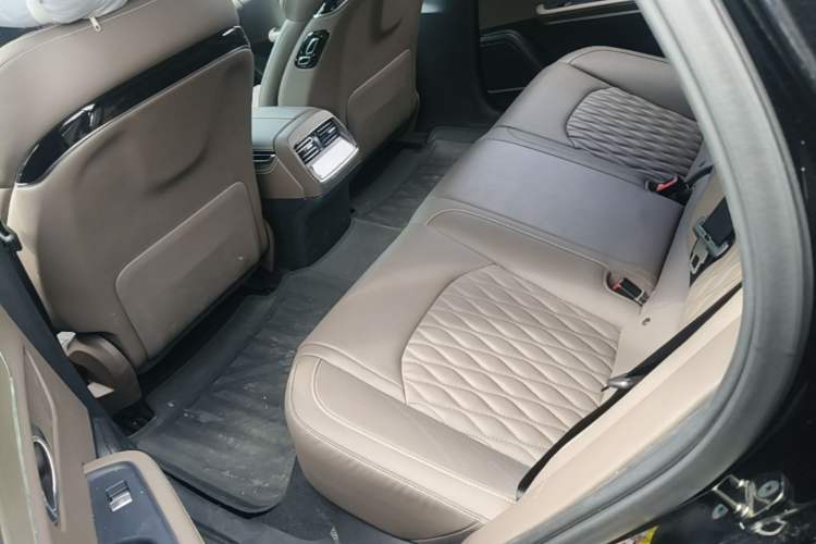 Used BYD Han 2024 EV Glory Edition 506KM Front-Wheel-Drive Premium Model Left Rear Seat