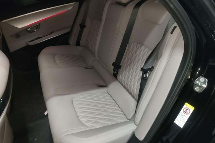 Used BYD Han 2024 DM-i Glory Edition 121KM Prestige Model Left Rear Seat