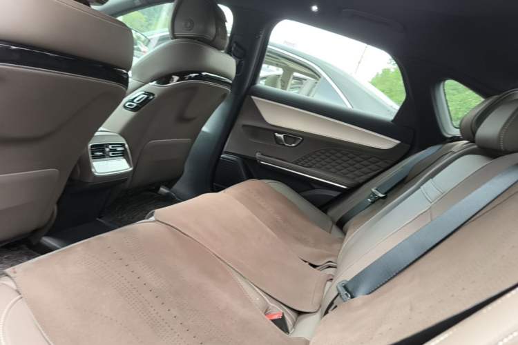 Used BYD Han 2024 DM-i Glory Edition 121KM Prestige Model Left Rear Seat