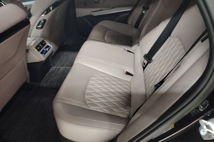 Used BYD Han 2024 DM-i Glory Edition 121KM Premium Model Left Rear Seat