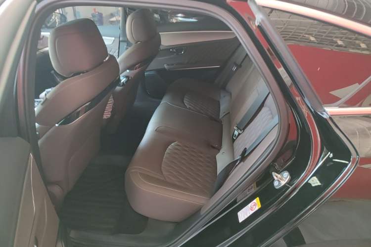 Used BYD Han 2024 DM-i Glory Edition 121KM Elite Model Left Rear Seat