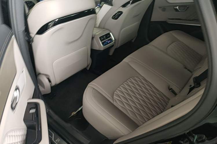 Used BYD Han 2024 EV Glory Edition 605KM Front-Wheel-Drive Premium Model Left Rear Seat