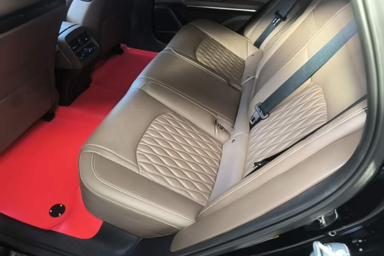 Used BYD Han 2024 EV Glory Edition 506KM Front-Wheel-Drive Premium Model Left Rear Seat
