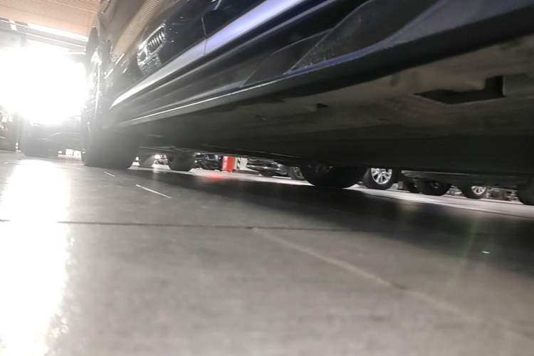 Used BYD Han 2024 EV Glory Edition 506KM Front-Wheel-Drive Premium Model Left Side Sill