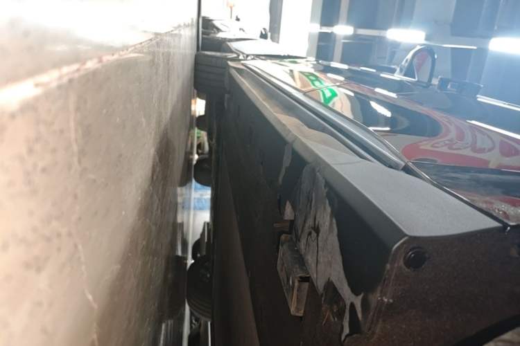 Used BYD Han 2024 EV Glory Edition 506KM Front-Wheel-Drive Premium Model Left Side Sill