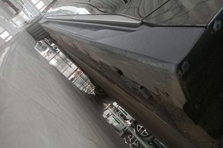 Used BYD Han 2024 EV Glory Edition 610 km All-Wheel Drive "Tian Shen Zhi Jia" Intelligent Driving Model Left Side Sill
