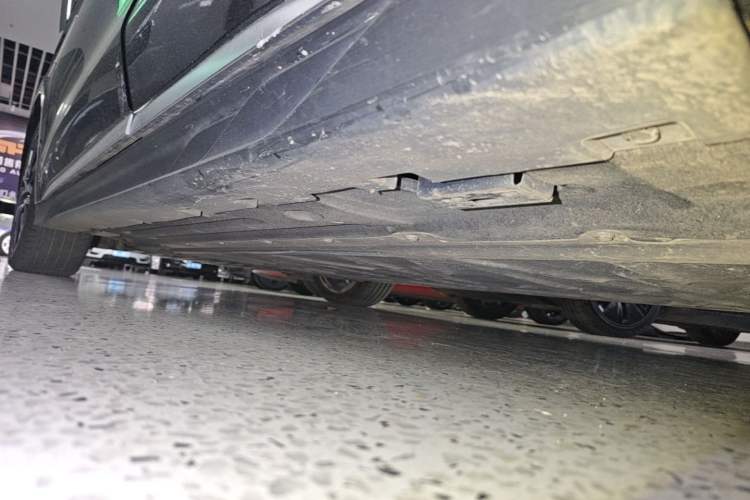 Used BYD Han 2024 EV Glory Edition 605KM Front-Wheel-Drive Premium Model Left Side Sill