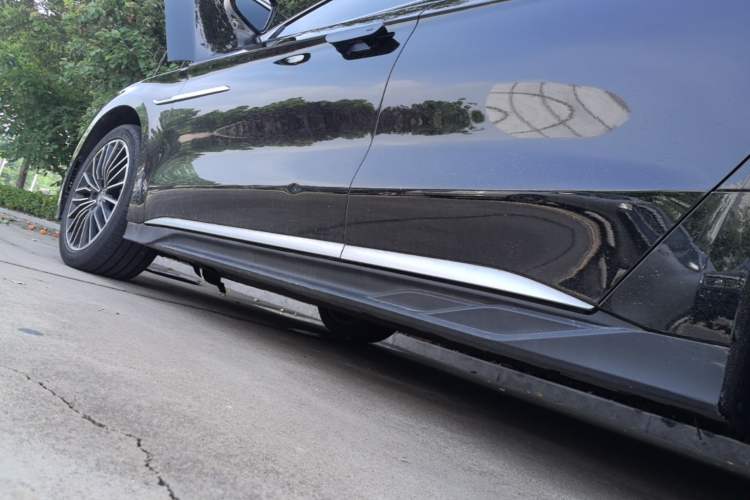 Used BYD Han 2024 EV Glory Edition 506KM Front-Wheel-Drive Premium Model Left Side Sill