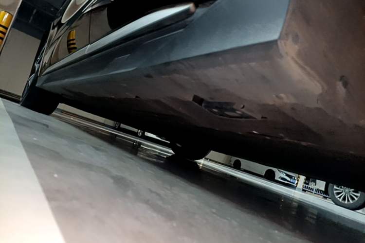 Used BYD Han 2024 EV Glory Edition 605KM Front-Wheel-Drive Premium Model Left Side Sill