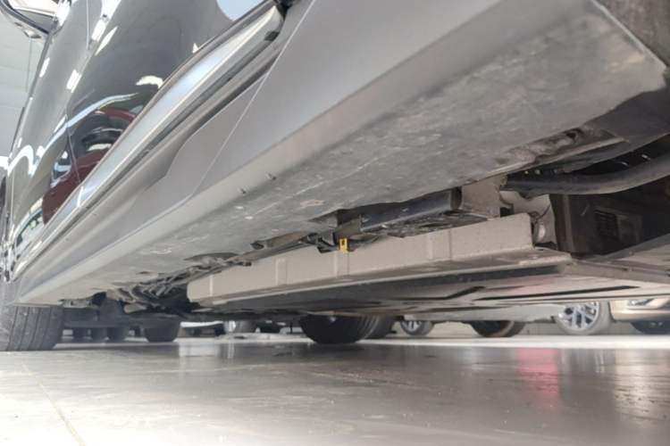 Used BYD Han 2024 DM-i Glory Edition 121KM Prestige Model Left Side Sill