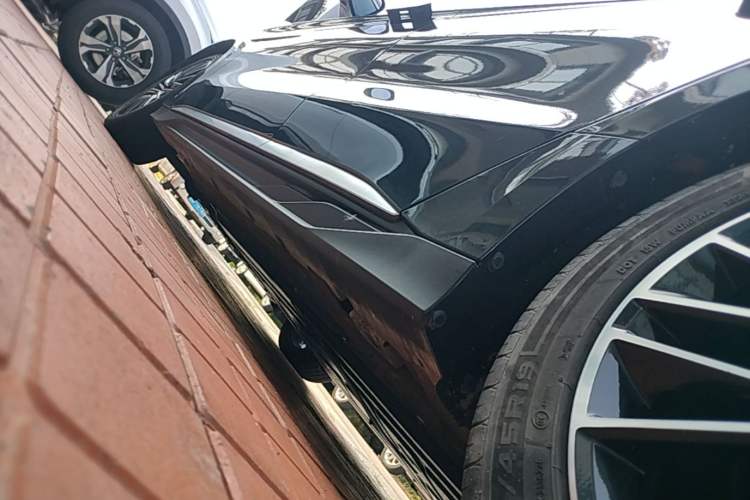 Used BYD Han 2024 EV Glory Edition 506KM Front-Wheel-Drive Premium Model Left Side Sill
