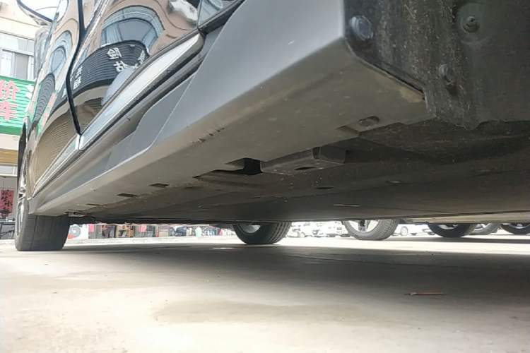 Used BYD Han 2024 EV Glory Edition 506KM Front-Wheel-Drive Premium Model Left Side Sill