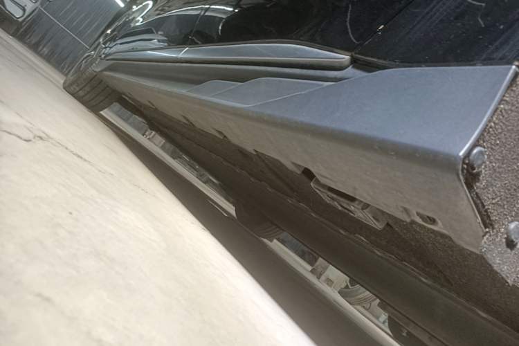 Used BYD Han 2024 EV Glory Edition 605KM Front-Wheel-Drive Premium Model Left Side Sill