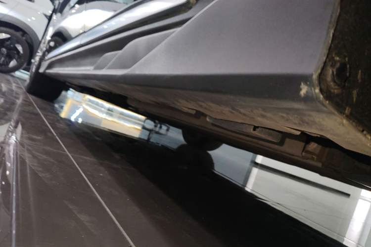 Used BYD Han 2024 DM-i Glory Edition 121KM Premium Model Left Side Sill