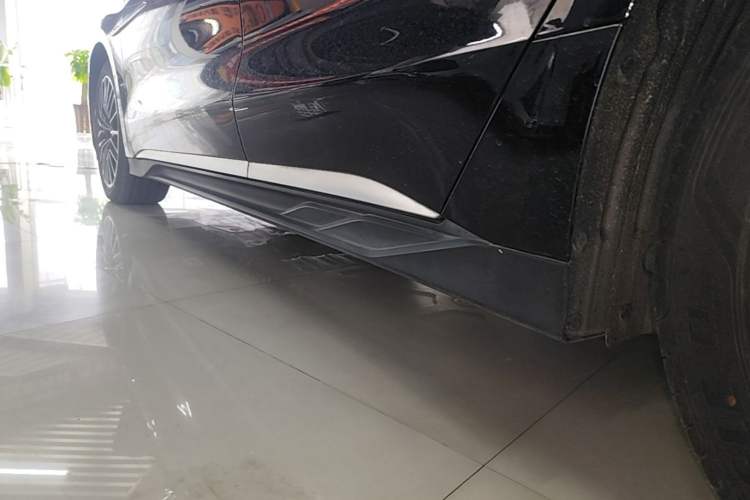 Used BYD Han 2024 DM-i Glory Edition 121KM Prestige Model Left Side Sill