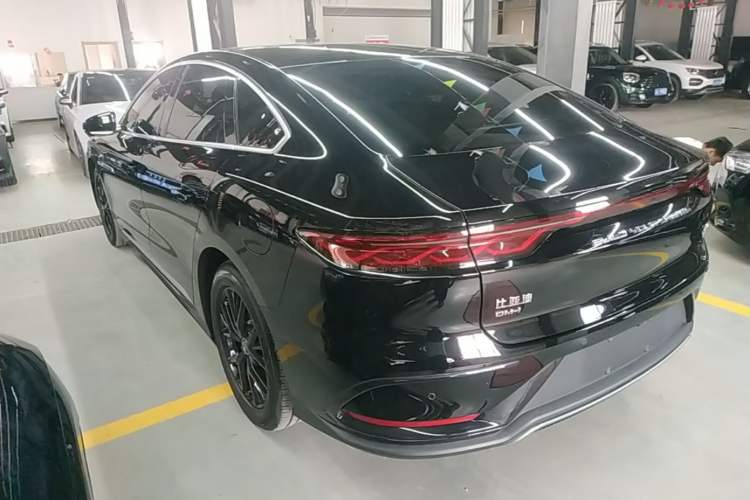 Used BYD Han 2024 DM-i Glory Edition 121KM Prestige Model Rear Left 45 Deg