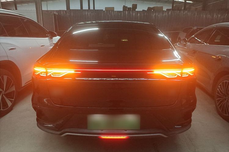Used BYD Han 2024 EV Glory Edition 715KM Front-Wheel-Drive Flagship Model Rear