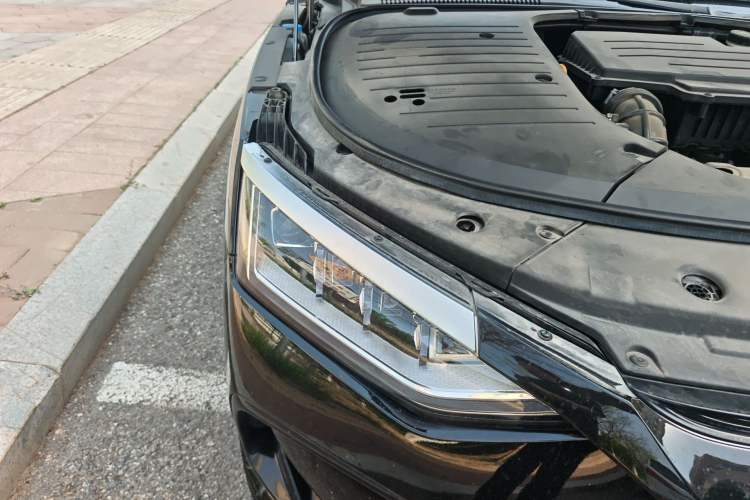 Used BYD Han 2024 DM-i Glory Edition 121KM Prestige Model Right Front Headlight