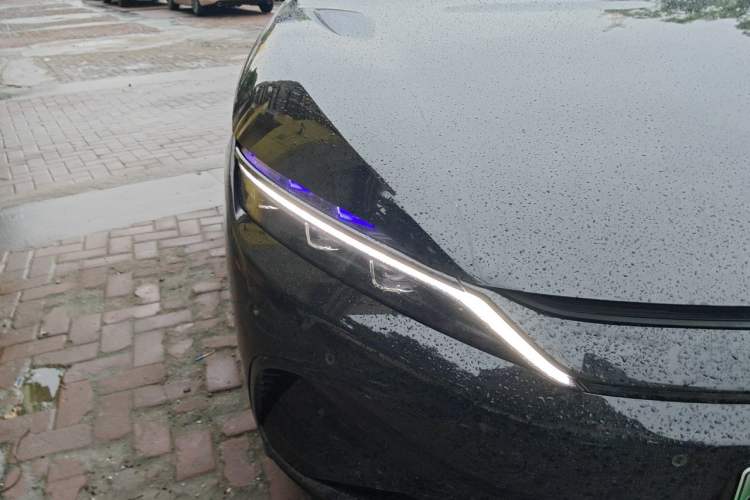 Used BYD Han 2024 EV Glory Edition 715KM Front-Wheel-Drive Flagship Model Right Front Headlight