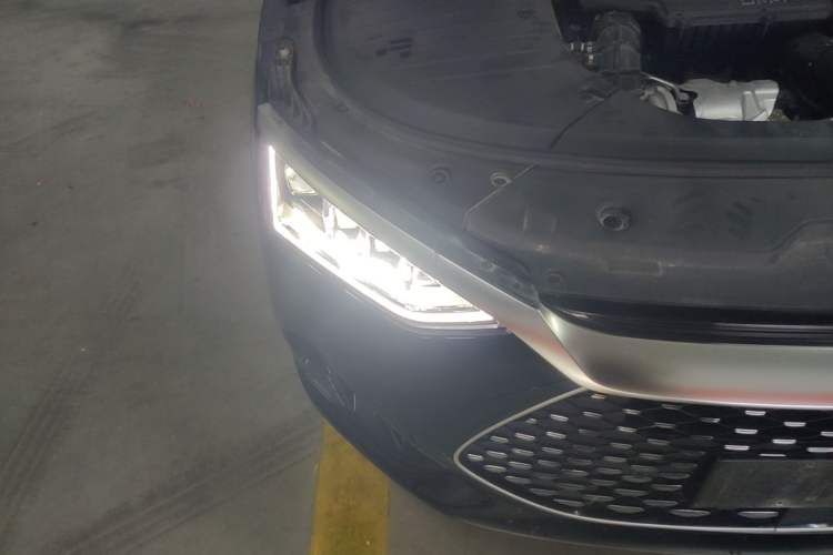 Used BYD Han 2024 DM-i Glory Edition 121KM Prestige Model Right Front Headlight