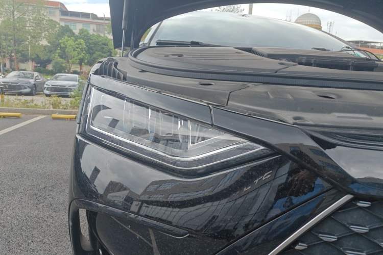Used BYD Han 2024 DM-i Glory Edition 121KM Premium Model Right Front Headlight