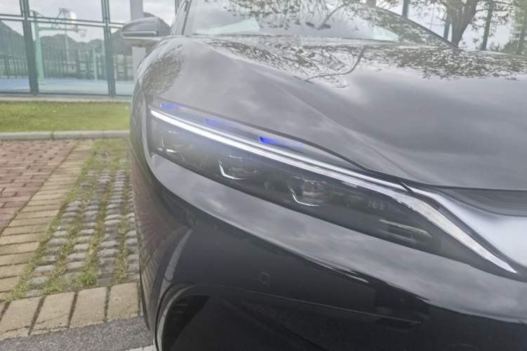 Used BYD Han 2024 DM-i Glory Edition 121KM Prestige Model Right Front Headlight