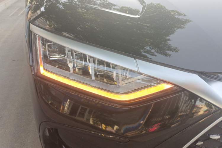 Used BYD Han 2024 DM-i Glory Edition 121KM Elite Model Right Front Headlight