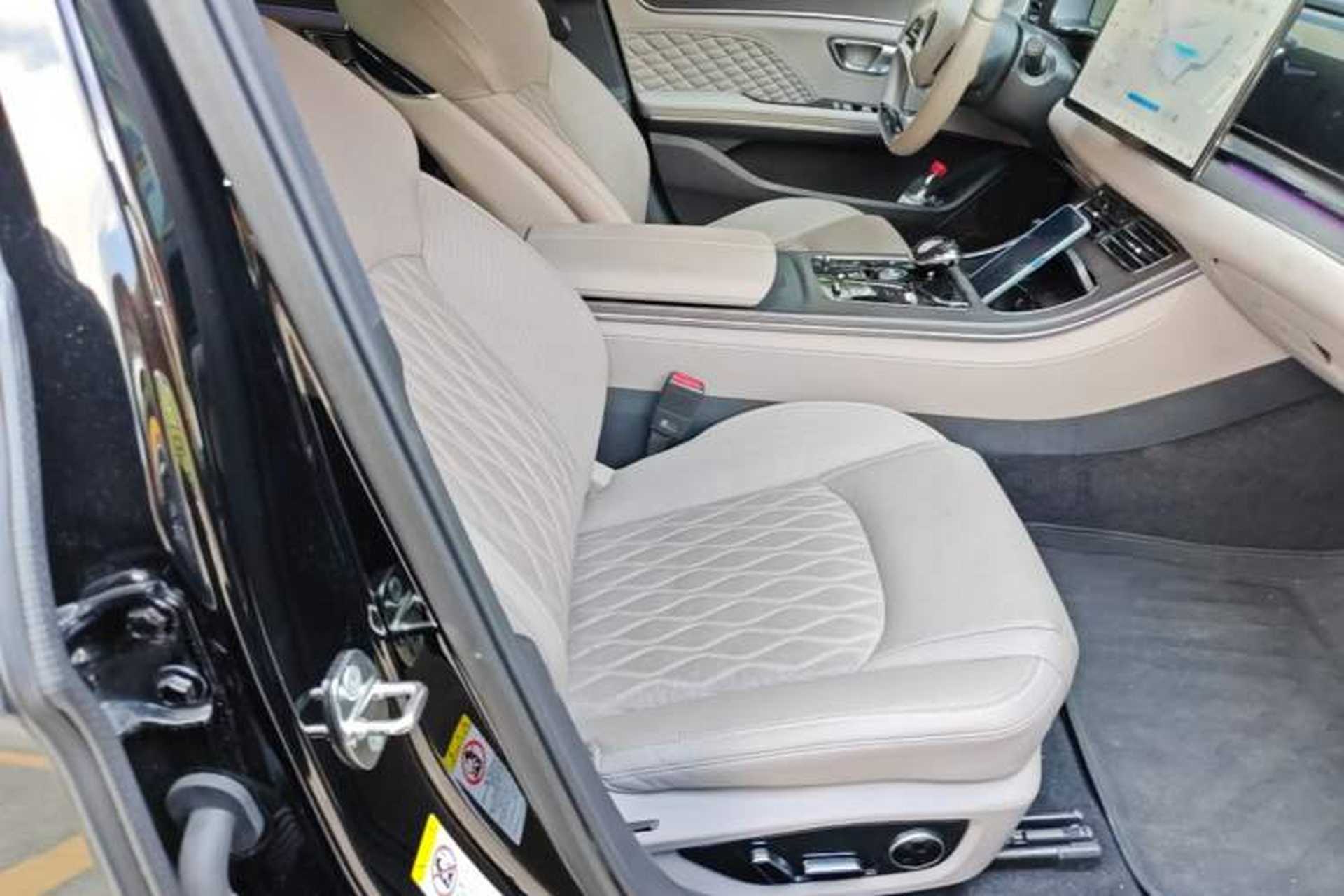 Used BYD Han 2024 DM-i Glory Edition 121KM Premium Model Right Front Seat