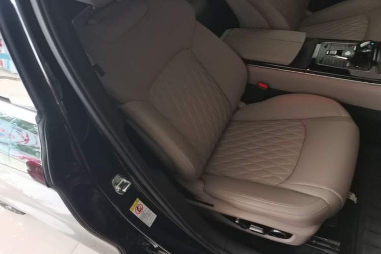 Used BYD Han 2024 EV Glory Edition 605KM Front-Wheel-Drive Premium Model Right Front Seat