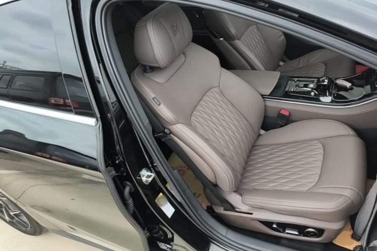 Used BYD Han 2024 EV Glory Edition 605KM Front-Wheel-Drive Premium Model Right Front Seat