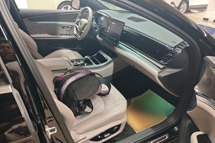 Used BYD Han 2024 DM-i Glory Edition 121KM Premium Model Right Front Seat