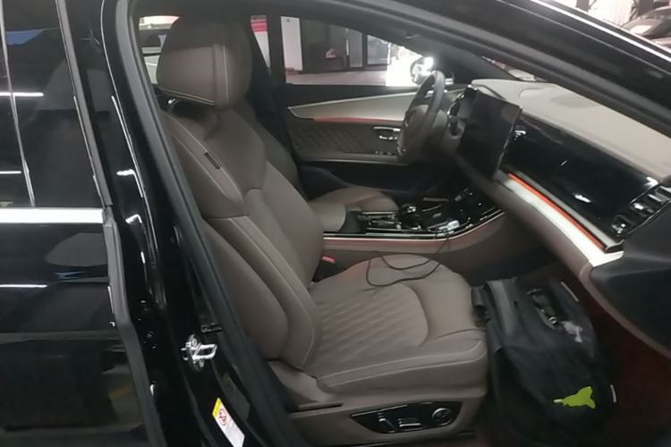 Used BYD Han 2024 DM-i Glory Edition 121KM Prestige Model Right Front Seat