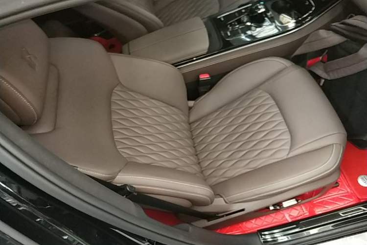 Used BYD Han 2024 DM-i Glory Edition 121KM Elite Model Right Front Seat