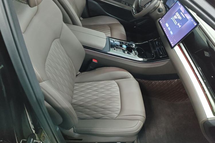 Used BYD Han 2024 DM-i Glory Edition 121KM Prestige Model Right Front Seat