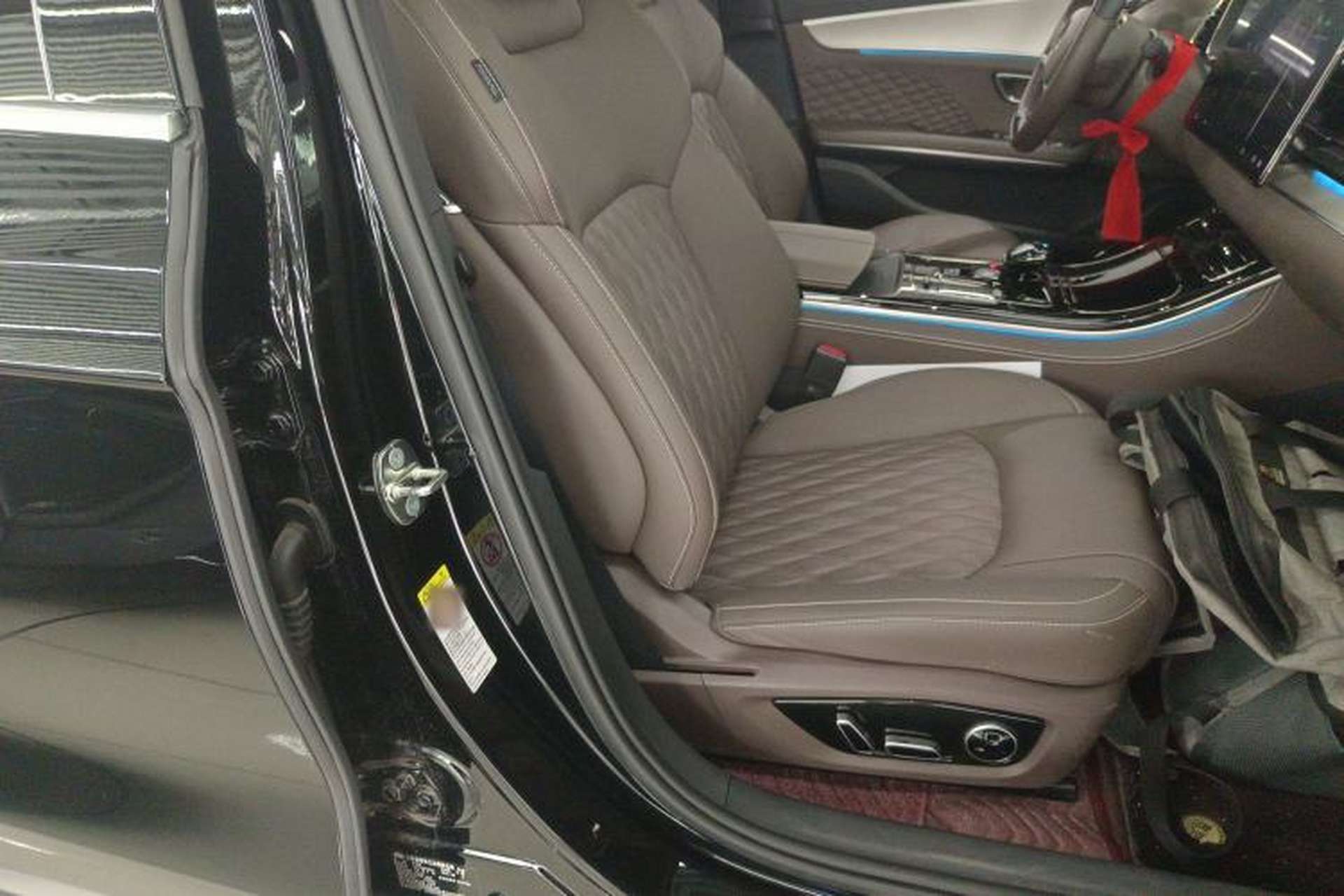 Used BYD Han 2024 DM-i Glory Edition 121KM Prestige Model Right Front Seat