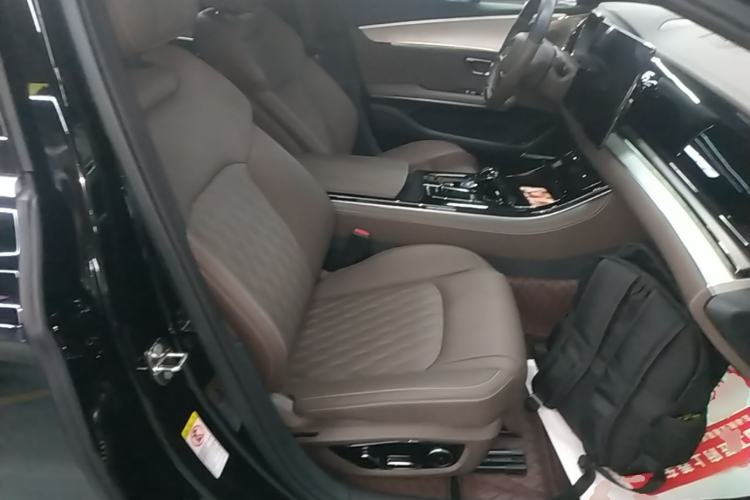 Used BYD Han 2024 DM-i Glory Edition 121KM Prestige Model Right Front Seat