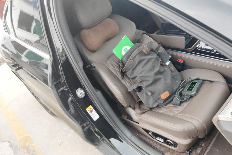 Used BYD Han 2024 DM-i Glory Edition 121KM Prestige Model Right Front Seat