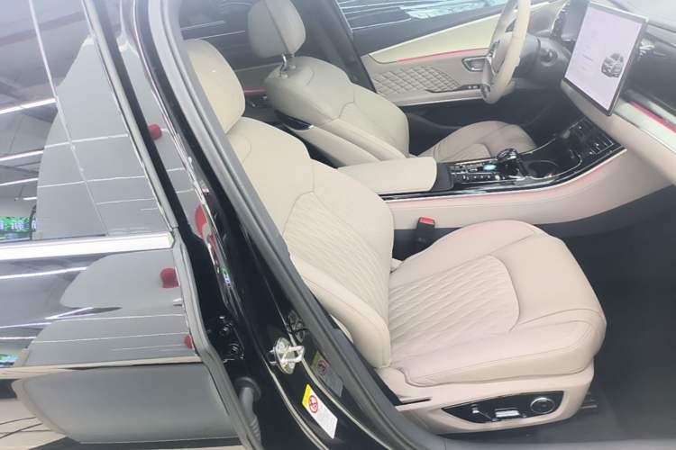 Used BYD Han 2024 EV Glory Edition 605KM Front-Wheel-Drive Premium Model Right Front Seat